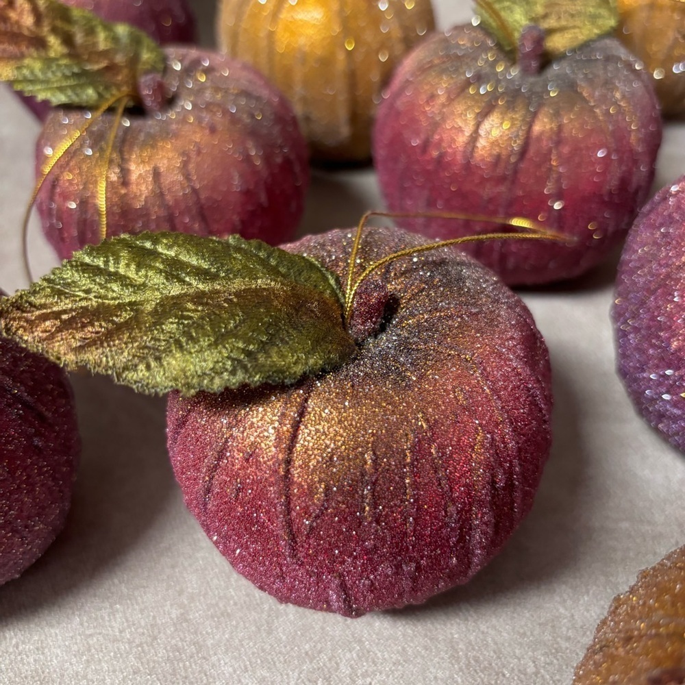 Vintage 12 Sugar Glitter Reddish & Gold
Apples With Gold String - Picture 5 of 7